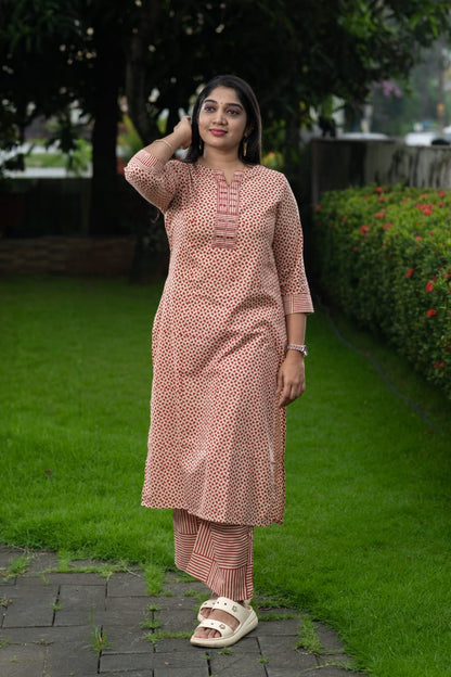 House of Zaira Kurti Set Stock 1